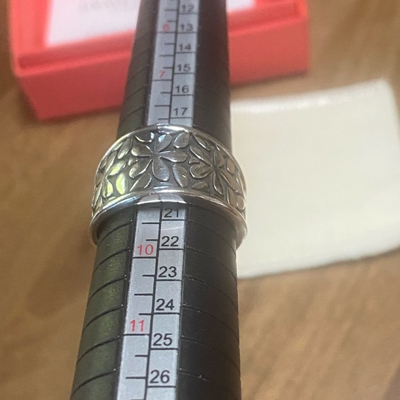 RETIRED James Avery Spring Blossom Flower Band Ring Size 9 - Picture 13 of 13